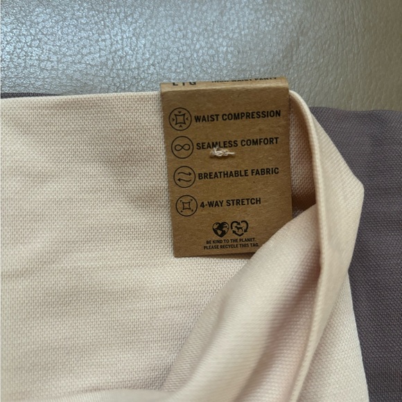 Victoria secret pink spandex - Picture 5 of 5